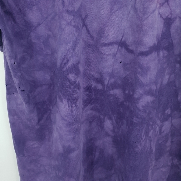 The Mountain Large Vintage Native American Wolf Tie Dye Purple T Shirt Thrashed - Picture 8 of 10